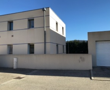 Location Maison 4 pièces Jonquières (84150) - ZONE INDUSTRIELLE