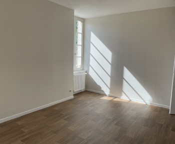 Location Appartement 4 pièces Mercurey (71640) - HYPER CENTRE