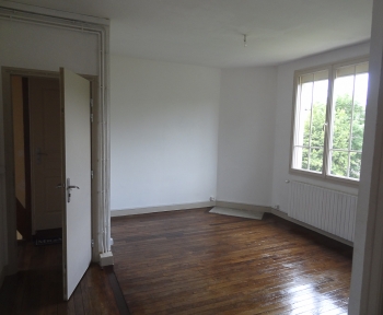 Location Appartement  pièce Sens (89100)