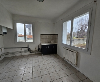 Location Maison 5 pièces Saint-Jean-du-Falga (09100)