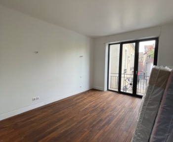 Location Appartement atypique 5 pièces Cosne-Cours-sur-Loire (58200) - cœur de ville