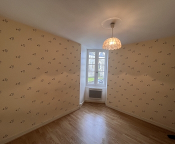 Location Appartement 3 pièces Martigné-Briand (49540) - en face du château