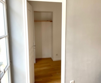 Location Appartement 2 pièces Paris 10ème arrondissement (75010) - PARIS GARE DE L'EST