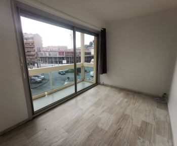 Location Appartement 3 pièces Menton (06500) - GARE ROUTIERE