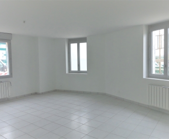 Location Appartement 4 pièces Cérans-Foulletourte (72330) - Centre ville