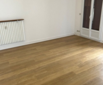 Location Appartement 3 pièces La Châtre (36400) - avec ascenseur