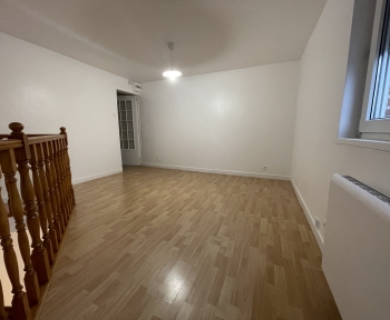 Location Appartement rénové 2 pièces Santes (59211) - SANTES